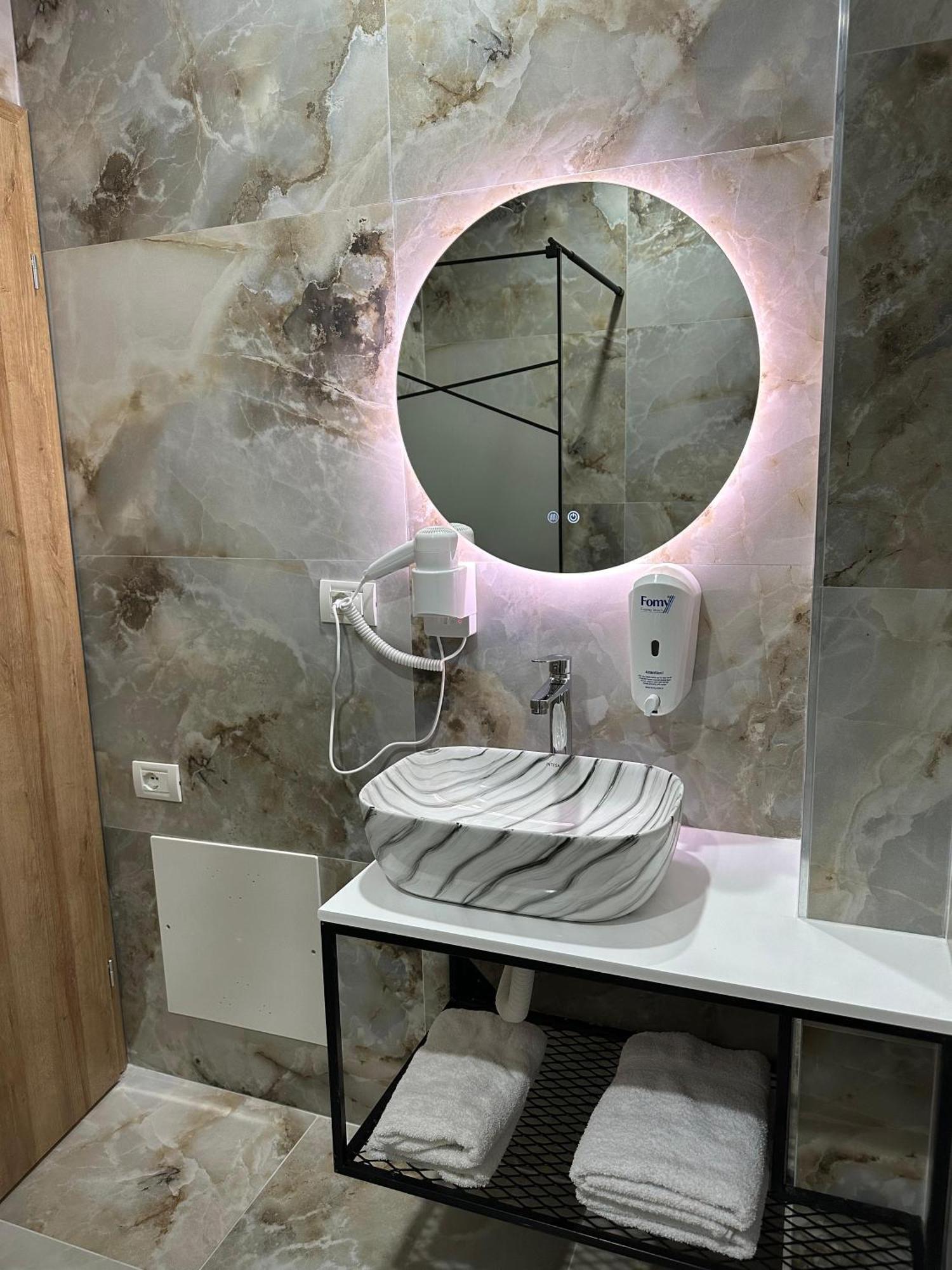Hotel Arberia Tirana Zewnętrze zdjęcie