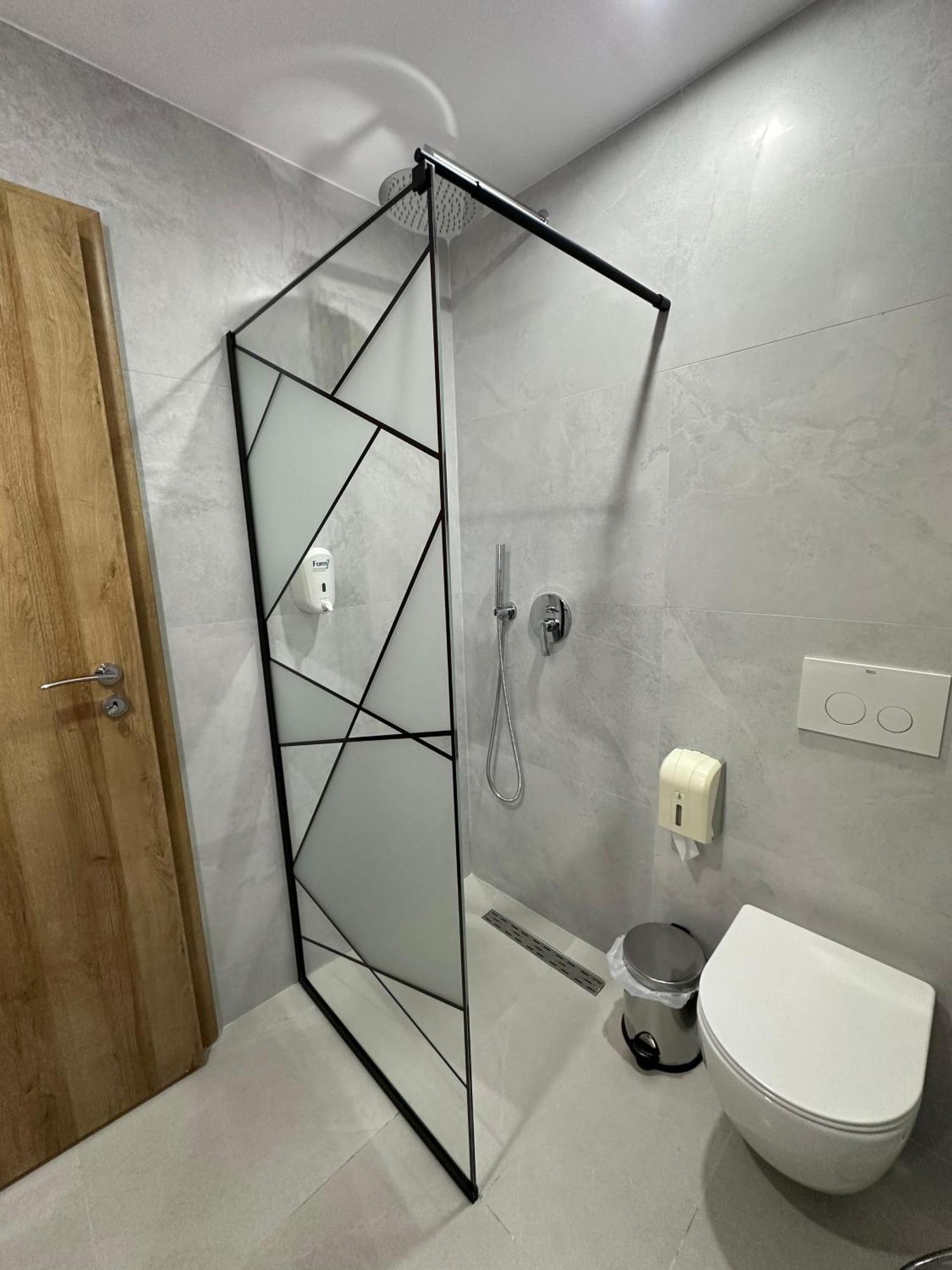 Hotel Arberia Tirana Zewnętrze zdjęcie