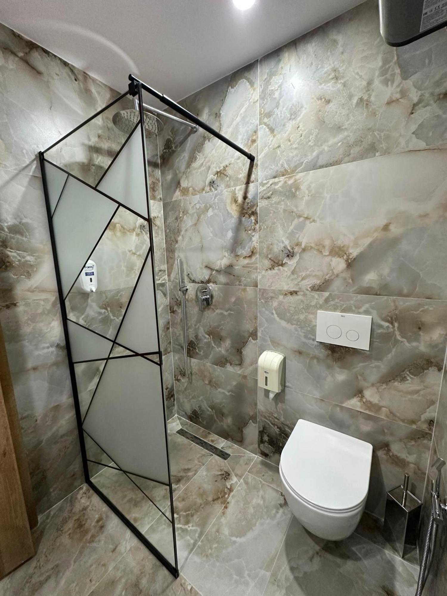 Hotel Arberia Tirana Zewnętrze zdjęcie