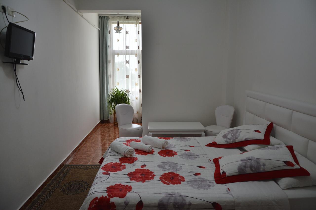 Hotel Arberia Tirana Zewnętrze zdjęcie