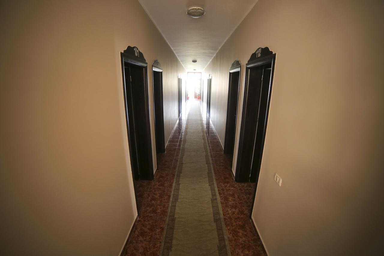 Hotel Arberia Tirana Zewnętrze zdjęcie